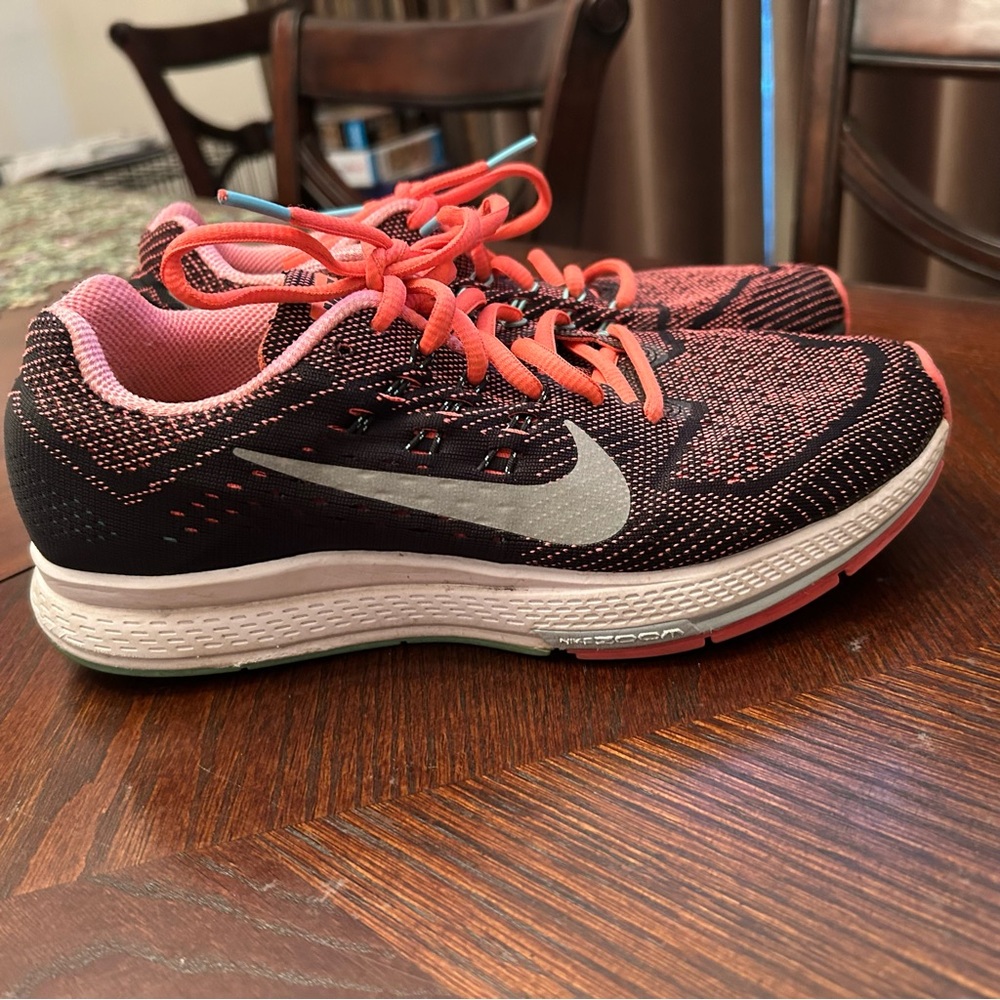 Nike Women’s Running Shoes Size 7.5